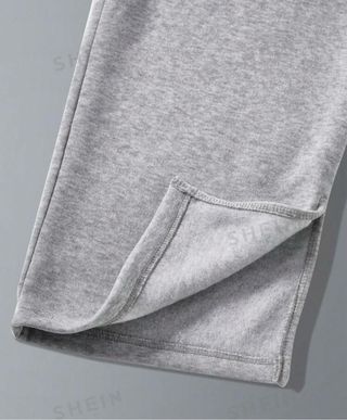 chandal gris