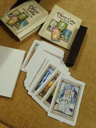 Libro Y CARTAS EL TAROT CELTA