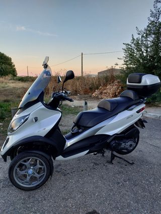 Moto de tres ruedas Piaggio MP3 LT 500
