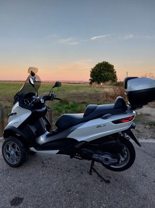 Moto de tres ruedas Piaggio MP3 LT 500