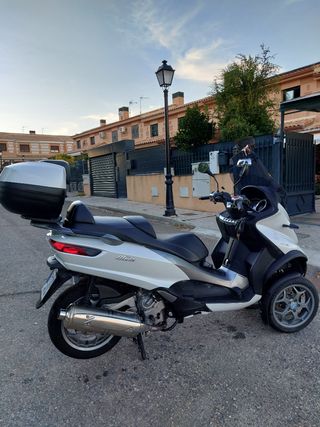 Moto de tres ruedas Piaggio MP3 LT 500