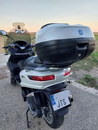 Moto de tres ruedas Piaggio MP3 LT 500