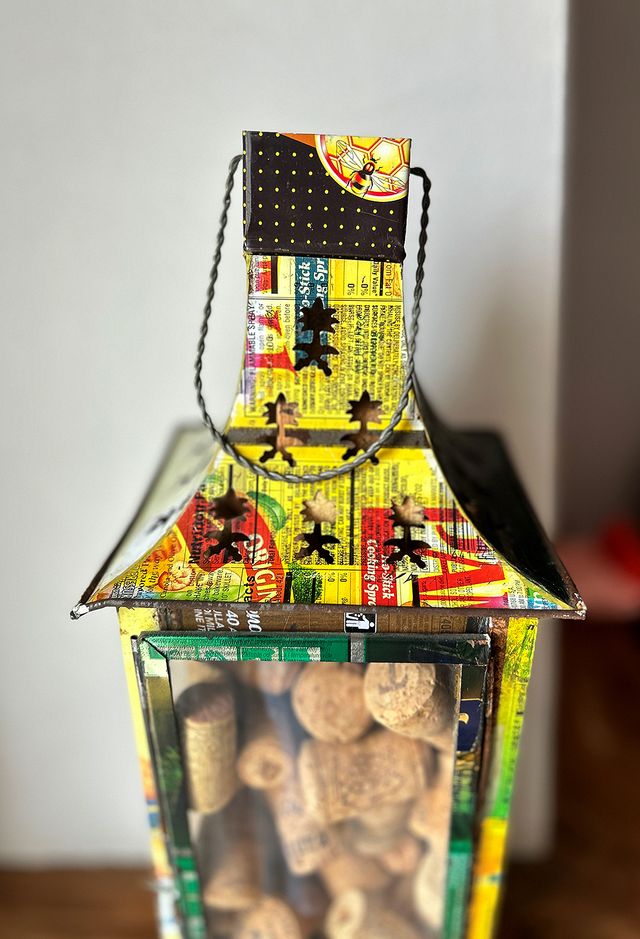 Fanal de colores vintage relleno de corchos