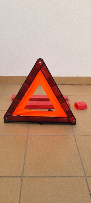 2 Triángulos Nuevos de Señalización; por 4€ los 2