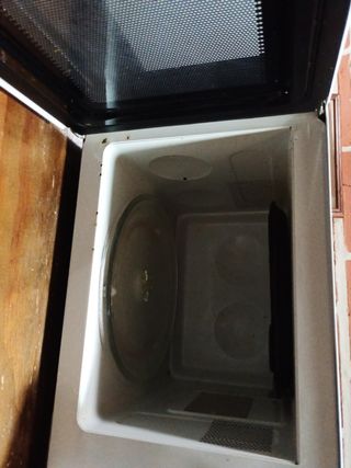 Microondas marca ZANUSSI