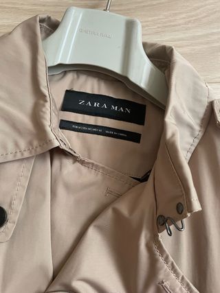 Gabardina abrigo claro de zara 