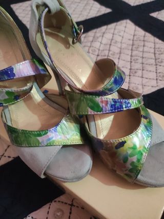 Zapatos flores de Daniela 