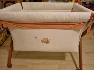 Minicuna madera ruedas
