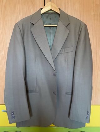 Traje caqui forecast
