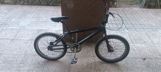 Bicicleta BH BMX superseries.