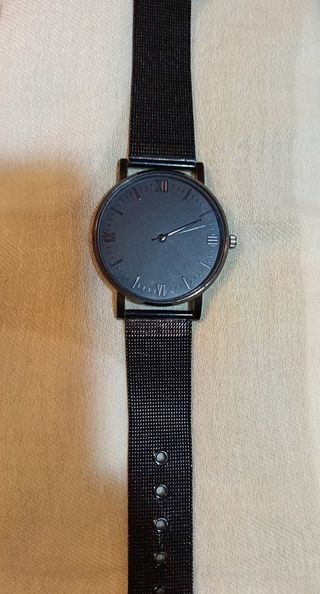 Reloj gris marengo con correa milanesa 