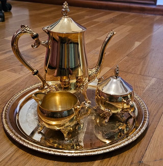 Juego de Te Antiguo acero bañado en oro