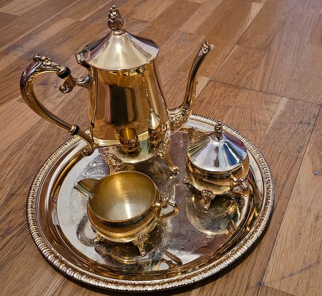 Juego de Te Antiguo acero bañado en oro