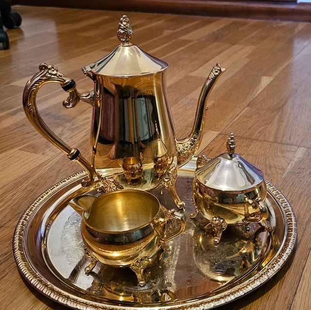 Juego de Te Antiguo acero bañado en oro