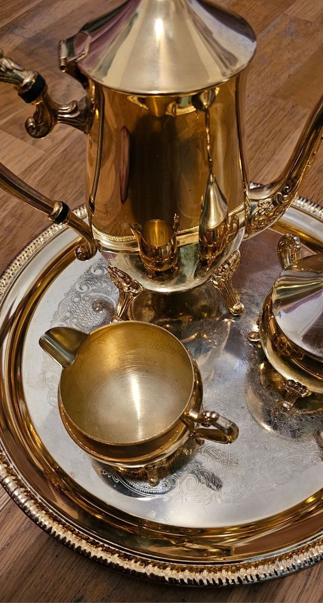 Juego de Te Antiguo acero bañado en oro