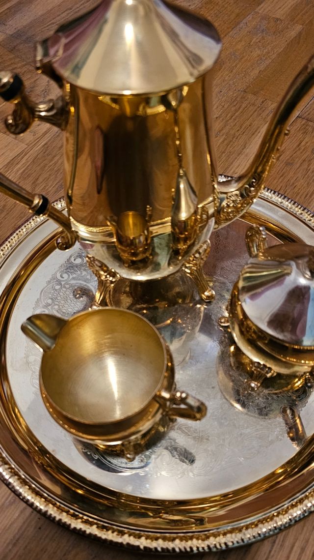 Juego de Te Antiguo acero bañado en oro