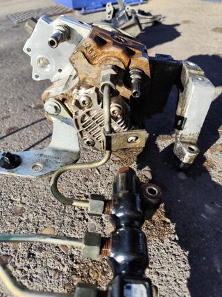 Bomba gasoil + rampa 1.6 tdci Ford psa