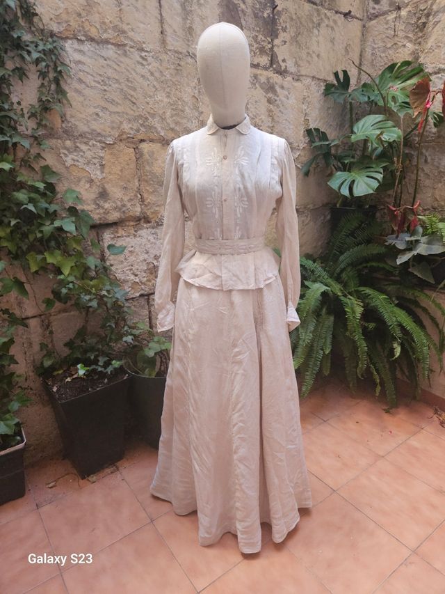 Traje de mujer  principio siglo XX