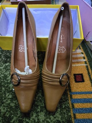Zapatos piel con tacón mujer.Nuevos