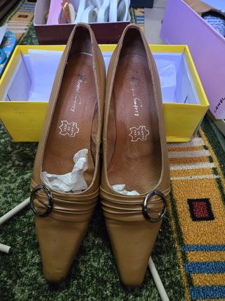 Zapatos piel con tacón mujer.Nuevos