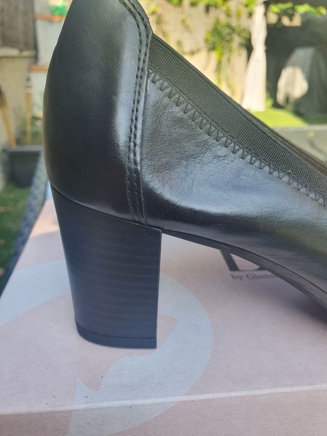 Zapatos salón de piel de tacón talla 38