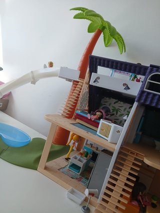 Casita de muñecas Mymy de Famosa con accesorios