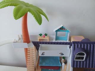 Casita de muñecas Mymy de Famosa con accesorios
