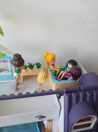 Casita de muñecas Mymy de Famosa con accesorios