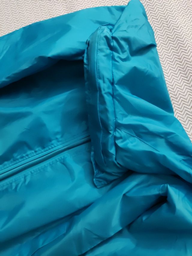 Impermeable con capucha deporte