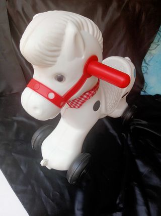 Caballito Corre pasillos Pilsan