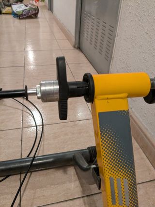 Rodillo bicicleta y rueda