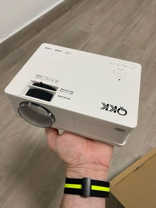 Mini proyector Full HD 2200 lumenes