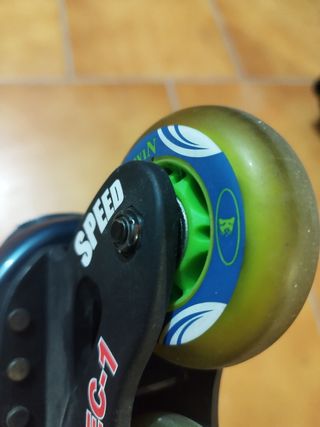 Patines en linea y protectores.