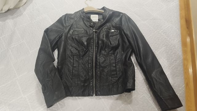 Cazadora polipiel negra only
