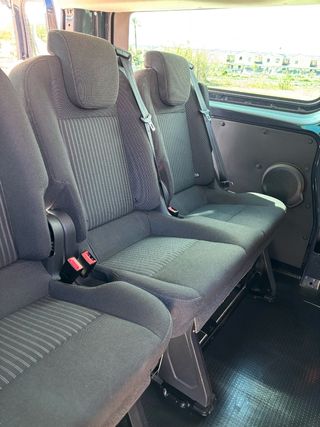 Coche de 9 plazas Ford Transit Custom