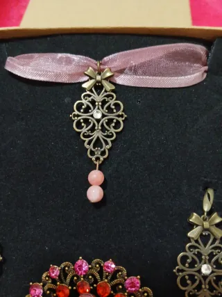 Aderezo trajes regionales artesanía