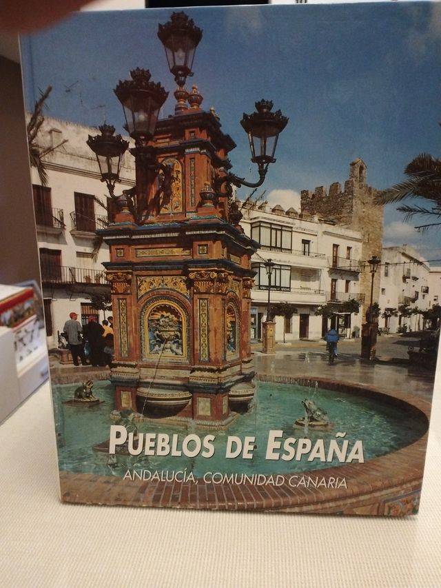 Pueblos de España: Castilla y León, y Comunidad de Madrid (Vol.IV) (Spanish Edition)