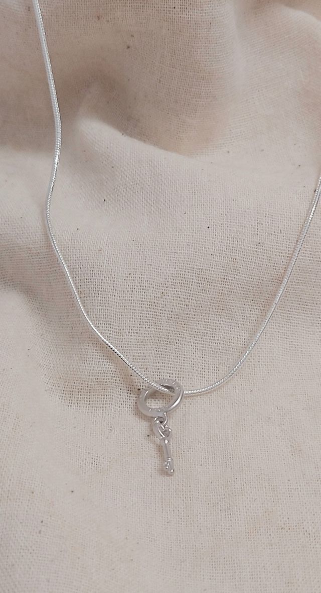 Colgante o charm Endless llave plata de ley
