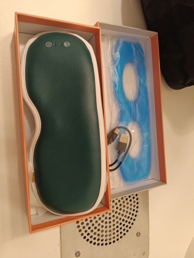 Máscara de ojos recargable con masaje o