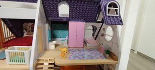 Casa de muñecas totalmente equipada