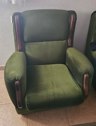 Sillón antiguo 50€
Dos sillones 90€