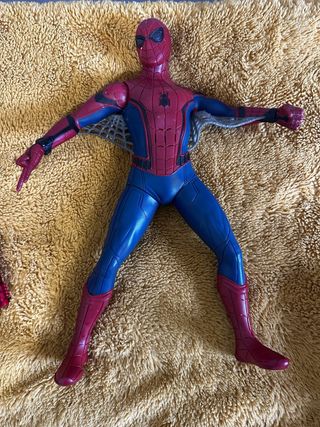 Muñecos superhéroes