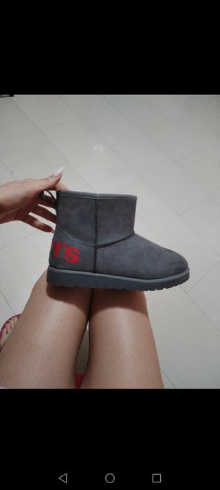 Stivaletti modello ugg Levi's