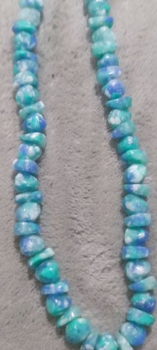 Collar de piedras raras