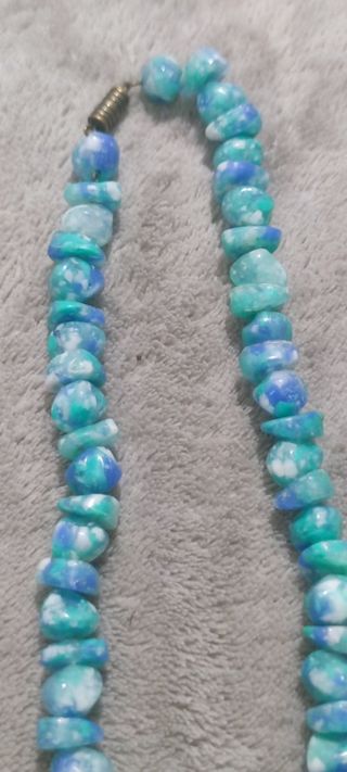 Collar de piedras raras