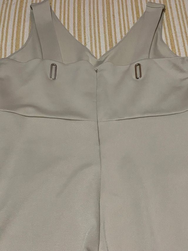 Mono beige Cortefiel talla M