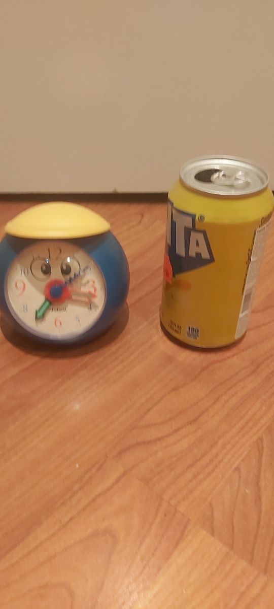 Portamerienda y despertador niño