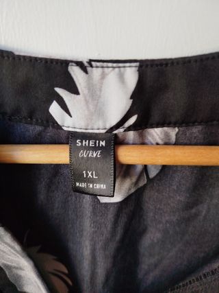 Camiseta Shein talla XL 