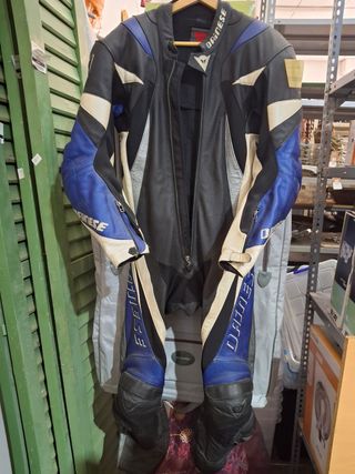 Mono entero de moto dainese