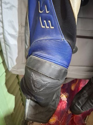 Mono entero de moto dainese